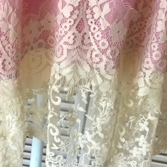 ✴️LAST ONE✴️ SIZE 1X 🌴PINK LONG TANK TOP WITH LACE HEM - Picture 4 of 6